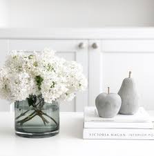 See more ideas about coffee table flowers arrangements, coffee table flowers, table flower arrangements. Coffee Table Flower Arrangement Coffe Table Decor Coffee Table Flowers Arrangements Coffee Table Books Decor