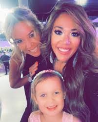 I was SO excited when I was asked to do an Agent Spotlight with my  brokerage, Coldwell Banker Realty. Being