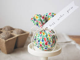 Blhacks is a channel all about bringing people new diy ideas that they can try out themselves. 10 Fun Spring Party Themes