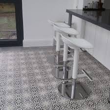 Sie sind auf der suche nach fliesen aachen und möchten sich über firmen und unternehmen auf lokalwissen im branchenbuch aachen finden sie 20 einträge mit adressen, telefonnummern. Fliesen Holzmann Startseite