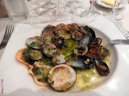 Farandole De Coquillages Farcis Au Beurre Persille Photo De Les Ajoncs D Or Hotel Restaurant Pont Aven Tripadvisor