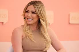 The net worth of hilary is $25 million and she has been earning a great amount of money through her film, television shows and singing career. Hilary Duff Bio Mike Comrie Wife Husband Age Physic Net Worth 2020