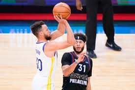 Warriors' steph curry and damion lee react to seth curry's performance in 76ers vs. Nba Playoffs 76ers Seth Curry Emerging Out Of Brother Steph S Shadow