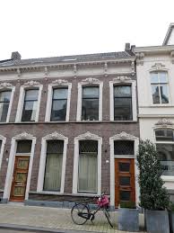 Alle spieler der jeweiligen mannschaften werden mit ihrem alter, der nationalität, der vertragslaufzeit sowie dem aktuellen marktwert angezeigt. Bestand Willem Ii Straat 36 Tilburg Jpg Wikipedia