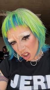 Absolutely loved playing with these shades from Good Dye Young. I cant wait  to try the other colors! 💙💚