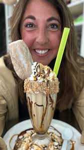 The kids and I love to try out new ice cream shops and @goodkarma.icecream  did not disappoint. I mean how can you not love these over the top sundaes…