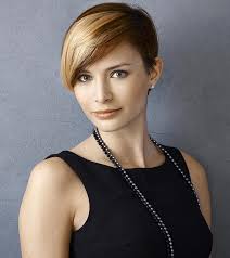 To change up your hairstyle (or give it an extra dose of personality), make use of styling tips. 2 Stunning Summer Hairstyle Ideas For Short Hair With Styling Tips