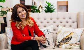 والأمير مشهور هو ابن الأمير مساعد من زوجته الأميرة، نورة بنت إبراهيم الدغيثر. ÙŠÙ…Ù† Ø¯Ø§ÙŠØ±ÙƒØª Ø³Ø§Ø±Ø© Ø¨Ù†Øª Ù…Ø´Ù‡ÙˆØ± Ø¨Ù† Ø¹Ø¨Ø¯Ø§Ù„Ø¹Ø²ÙŠØ² Ø¢Ù„ Ø³Ø¹ÙˆØ¯ Ø²ÙˆØ¬Ø© Ù…Ø­Ù…Ø¯ Ø¨Ù† Ø³Ù„Ù…Ø§Ù† ÙÙŠ Ø£ÙˆÙ„ Ø¸Ù‡ÙˆØ± Ø¹Ù„Ù†ÙŠ ÙŠÙ…Ù† Ø¯Ø§ÙŠØ±ÙƒØª