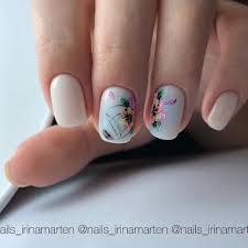 Chic golden glitters and pink combination looks amazing for summer 2017. Stylish Belles White Square Acrylic Nails Short With Two Accent