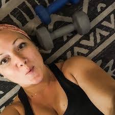 Jen Bowen's Instagram, Twitter & Facebook