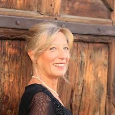 Amazon.co.jp: Denk dich schoen. Das verblueffend einfache Beauty- Programm  : Besser-Siegmund, Cora, Hamm, Michael: 本