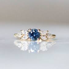 Blue Sapphire Engagement Ring Leaf Engagement Ring Blue Sapphire Nature Inspired Wedding En 2020 Bague De Fiancailles Saphir Bague Bague De Fiancailles Tendance