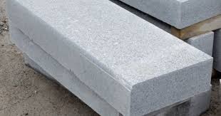 Bordures En Granit Gris Du Portugal Finition Flammee Pour Le Jardin Souligner La Terrasse Realisation De Trottoirs Etc