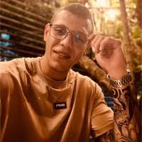 80+ perfiles de «Mario Felipe»