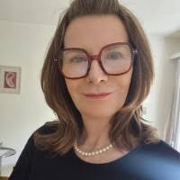 80+ Profile mit dem Suchbegriff „Yvette“