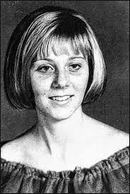 Beth Pollock's Instagram, Twitter & Facebook