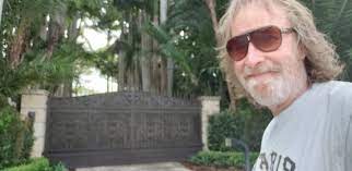 Sean Mcdowell Sur Twitter Pittsburghers At The Gates Of Phil Collins Shack In Miami Beach Also Where Eric Clapton S 461 Ocean Blvd Album Cover House Used To Be The Miami