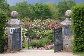 Il est également à l'initiative d'un jardin remarquable, dans la commune de gerberoy (oise). Jardin Potager Jardin Remarquable Loiret 45 La Bussiere
