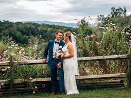 All Inclusive Wedding Packages Tennessee Wedding Venues In 2020 Wedding Venues Venues Mountain Wedding
