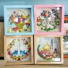 Jangan pikir membuat bingkai foto sendiri itu susah, kami bakal beri sebagian cara sebabkan bingkai foto buatan sendiri yang enteng namun selalu unik. Craft Membuat Scrapframe Scrapbook Bingkai 3d Hiromedia Foundation