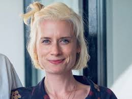 Jennifer Forde's Instagram, Twitter & Facebook