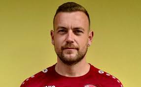 Auch wieder am Start bei den Herrenteams ist die SG  Nieder-Waroldern/Helsen/Landau. Die Dreier-SG spielt in der Kreisliga A  Waldeck und steht dort nach der Hinrunde einem guten 7. Mittelfeldplatz.  Die neu formierte