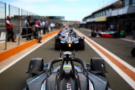 Hamilton gewinnt in portugal, vettel chancenlos. Kommentar Die Formel 1 Wird Klimaneutral Und Die Formel E E Formel De