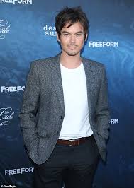 Pretty Little Liars Tyler Blackburn Comes Out As Bisexual Saying He Just Wants To Live His Truth Daily Mail Online Tyler blackburn from 'pretty little liars' answers twitter questions. pretty little liars tyler blackburn