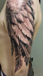 Très romantique, le tatouage dos avec des ailes d'ange est souvent réalisé en signe de protection ou en souvenir affectueux à une personne disparue. Aile Dange Tatouage Bras Gallery