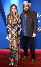 Chris stapleton and wife morgane already have two kids, but his reaction to finding out his wife morgane is pregnant with twins? Chris Stapleton And Wife Await Baby No 5 Months After The Twins Welcome Newsbeezer