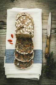 Pane Nero Ai Cereali Con Birra Guinness E Bacche Di Goji Ricetta Facile Ricetta Pane Nero Guinness Pane Alla Birra