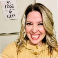 Kristin Hetrick's Instagram, Twitter & Facebook