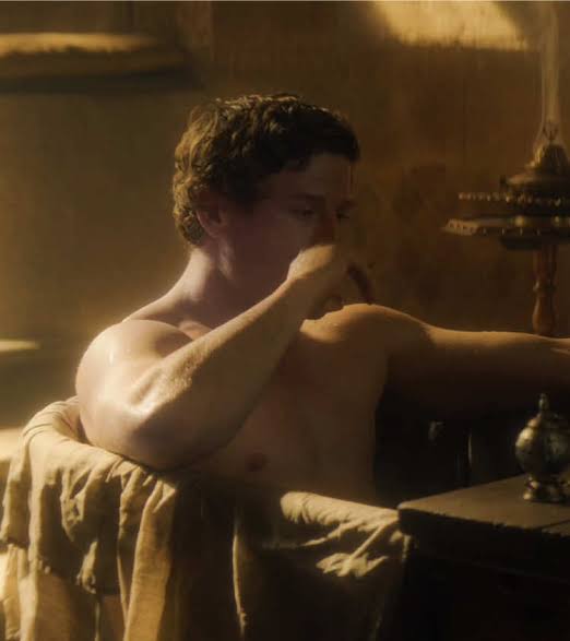 Wow I can’t believe they put a 2 hr loop ormund bath scene in ep 4 😝  #ormundhightower #ormundhightoweredit #hotds3 #houseofthedragonedit  #jamesnorton