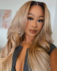 On Sundays we Brunch ✨🍸