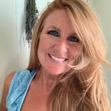 Jackie Albritton's Instagram, Twitter & Facebook