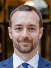 Associate Professor Lee Hickey