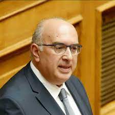 Έκανε σπουδές φιλοσοφίας στη φιλοσοφική σχολή του αριστοτελείου πανεπιστημίου θεσσαλονίκης. Dwdnzbttbfnpsm