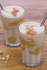 Erdnuss Bananen Shake Mit Quark Rezept Bananen Shake Protein Desserts Bananen