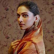 Deepika Padukone In Traditional Indian Look Deepikapadukone Bollywood Deepika Padukone Bridal Jewellery Inspiration Indian Aesthetic