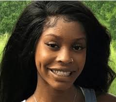 WOMAN SHOT AND KILLED IN SOUTH ST.LOUIS 21-year-old Destiny Davenport was  shot and killed in south St. Louis City Sunday afternoon. According to  authorities with the St. Louis Metropolitan Police Department Davenport