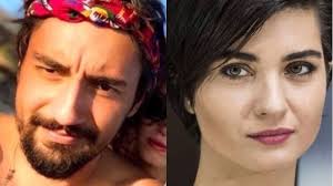 Tuba büyüküstün'ün makyajsız hali hayranlarını hayal kırıklığına uğrattı. Tuba Buyukustun Un Eski Sevgilisi Umut Evirgen In Yeni Aski Ortaya Cikti