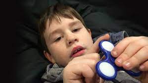 İlkokul çağlarında konuşurken kitabi bir dil. Asperger Sendromu Nedir Asperger Sendromu Belirtileri Nelerdir Beden Sagligi