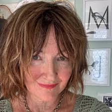 Which word is spelled incorrectly? 1. apple 2. banana 3. grapes 4. orange