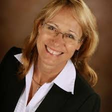 Lana Eccles's Instagram, Twitter & Facebook