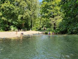 Auf einer länge von fünfeinhalb kilometern verbindet er einzigartig die. Spielplatze Englischer Garten Munchen Komplette Ubersicht
