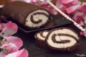 Può essere servita con una pallina di gelato alla vaniglia. Rotolo Senza Cottura Cocco E Cioccolato Bohemycake