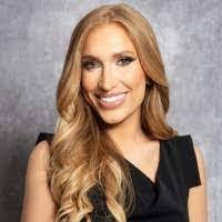 Clarissa Brady's Instagram, Twitter & Facebook