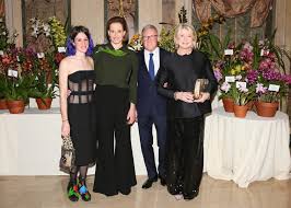 Use artificial flowers or succulents as a centerpiece. The Week In Art Martha Stewart At The Orchid Dinner Artnet News