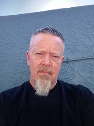 can someone help me create a prompt for this image pls. I am stuck