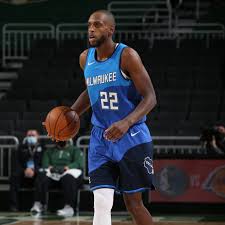 3:05 gmt 11:05 8:05 pm mst 9:05 pm cst 10:05 pm est 7:05 uae (+1) 04:05 23:05 et 9:05 pm ct 2:05. Nba Com Stats On Twitter Khris Middleton Scored 31 Points In Milwaukee S Win Over Golden State Matching His Point Total From Christmas Day Last Season Middleton And Kareem Abdul Jabbar 1971 1972 Are The Only Bucks Players With 30 Points On